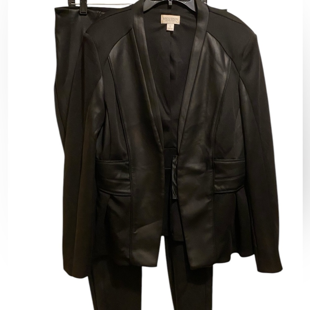 Bisou Bisou Suit size L
